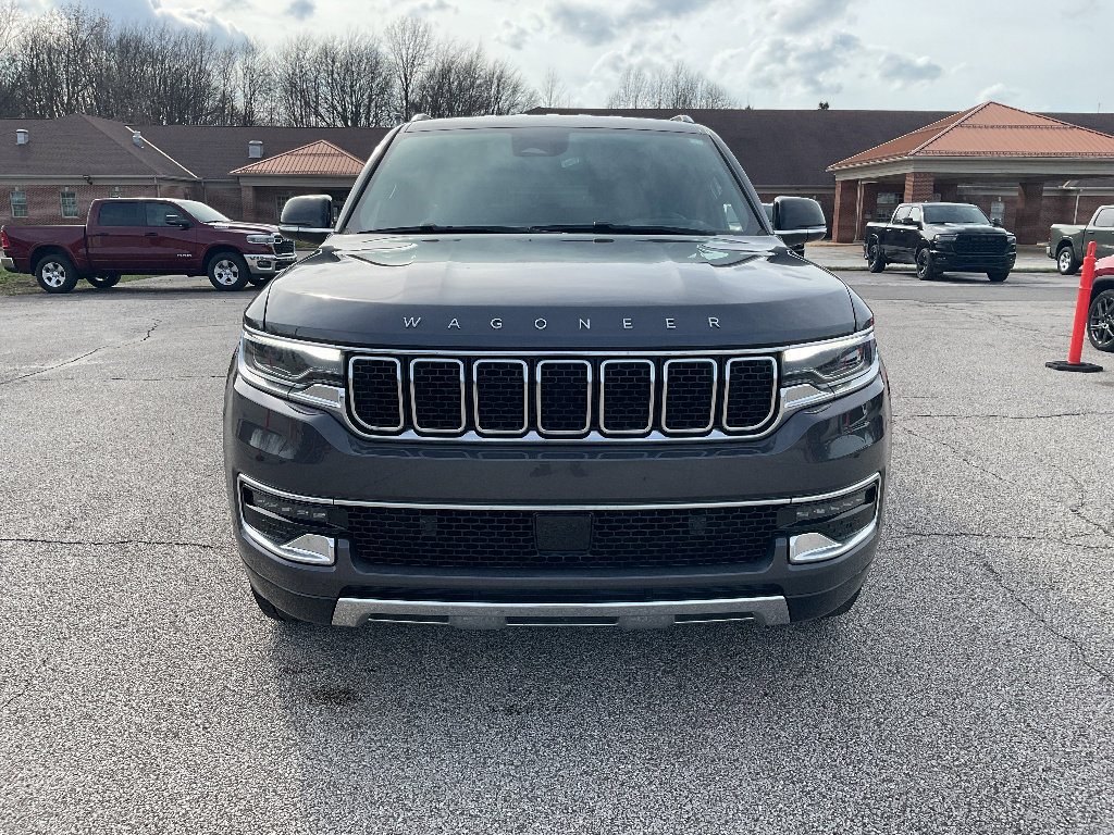 Used 2023 Jeep Wagoneer Series III w/ Preferred Equipment Group AWD/4WD image 2