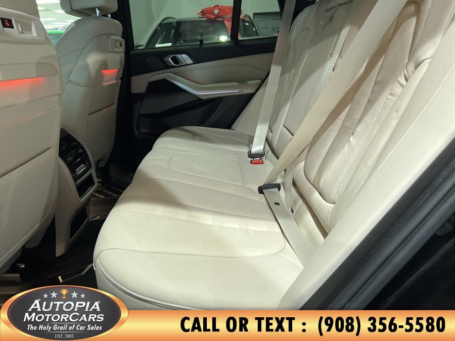 Used 2020 BMW X5 M50i AWD/4WD image 23