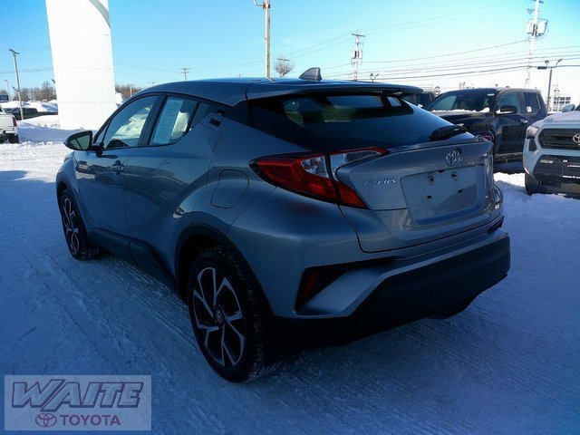 Used 2020 Toyota C-HR XLE image 4
