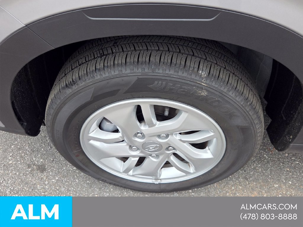 Used 2026 Hyundai Venue SE FWD image 3