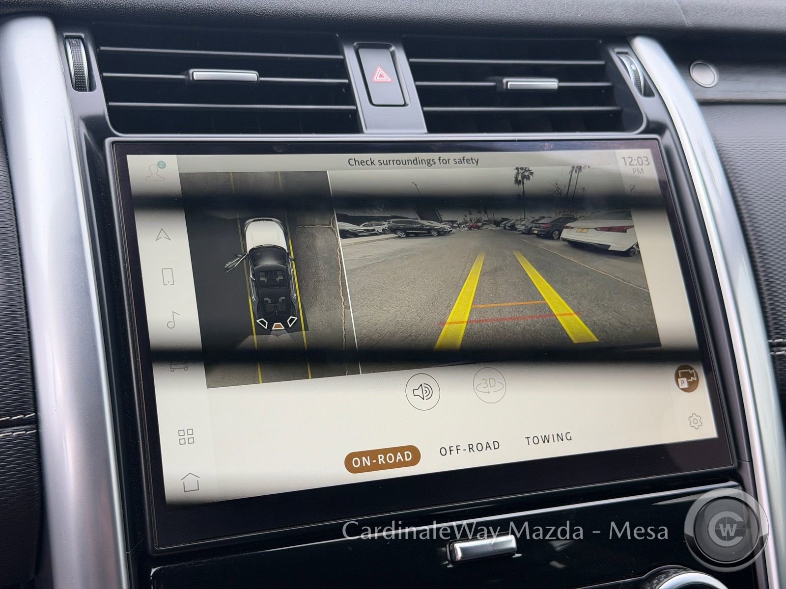 Used 2023 Land Rover Discovery Metropolitan Edition image 26