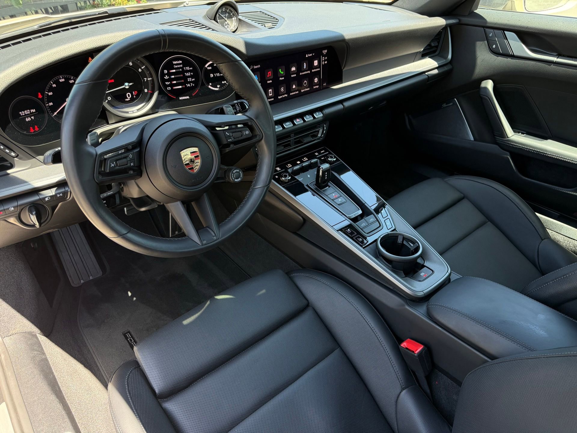Certified 2024 Porsche 911 Targa 4 AWD/4WD image 4