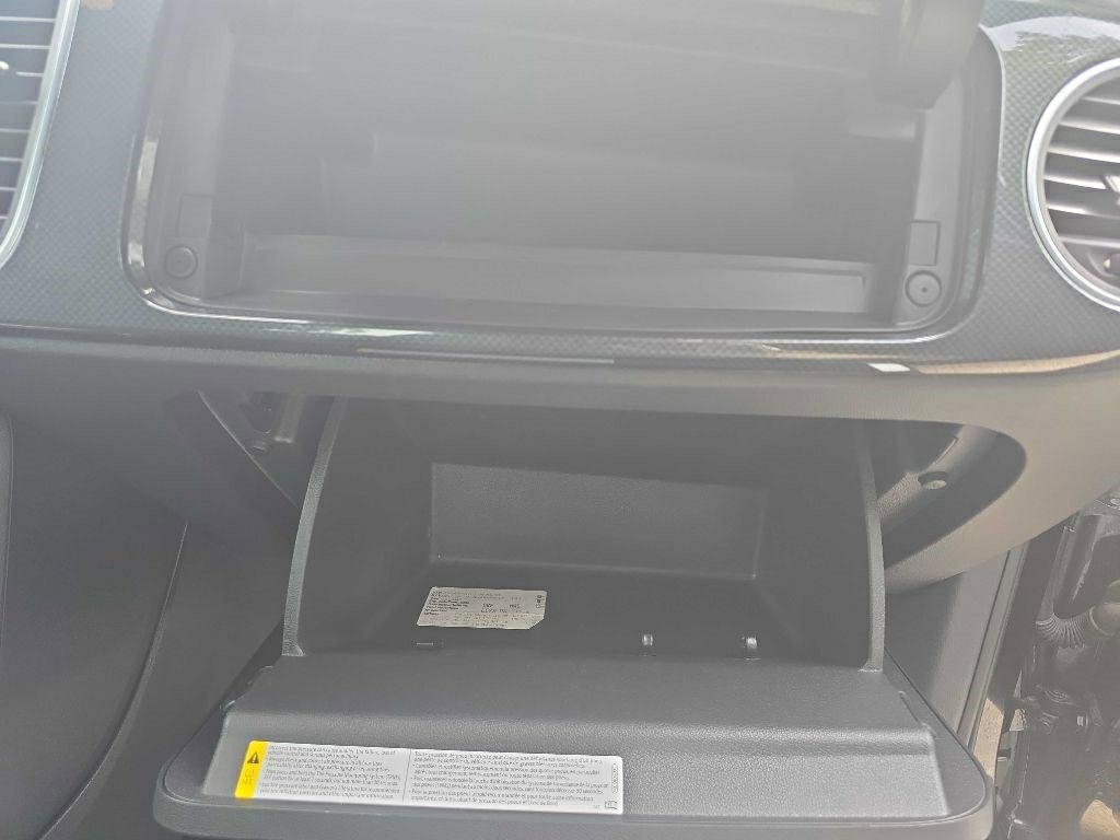 Used 2012 Volkswagen Beetle 2.0T image 23