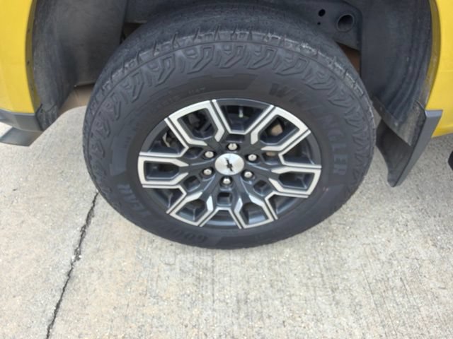 Used 2023 Chevrolet Colorado Z71 AWD/4WD image 12