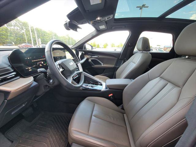 Used 2025 Audi Q5 Premium Plus w/ Premium Plus AWD/4WD image 9