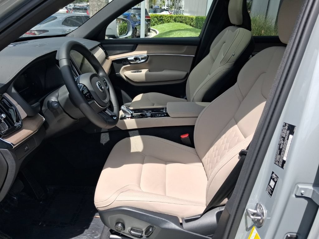 Certified 2026 Volvo XC90 B6 Plus AWD/4WD image 14