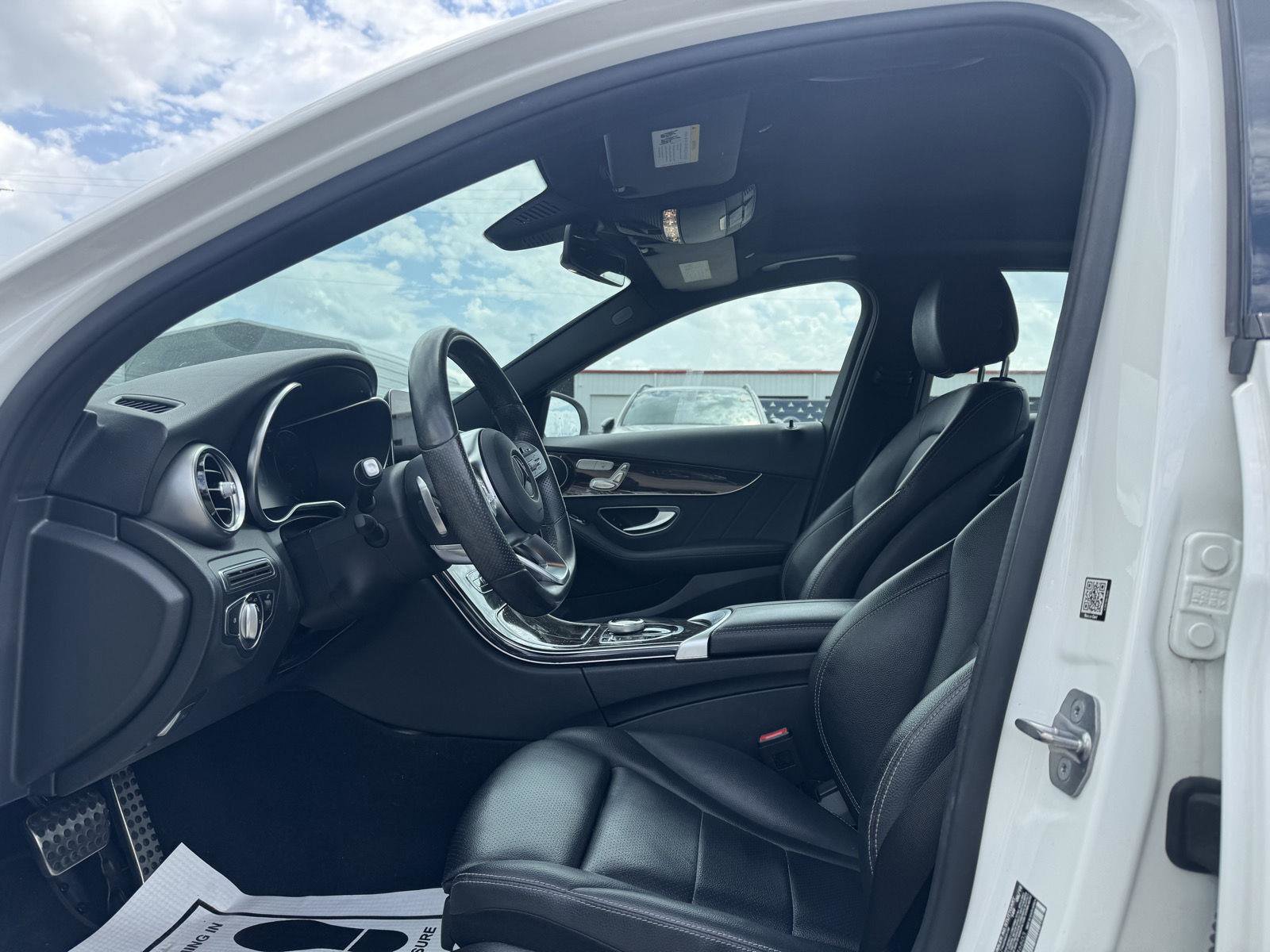 Used 2020 Mercedes-Benz C 300 Sedan image 5