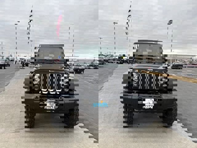 Used 2017 Jeep Wrangler Unlimited Sahara w/ Connectivity Group image 8