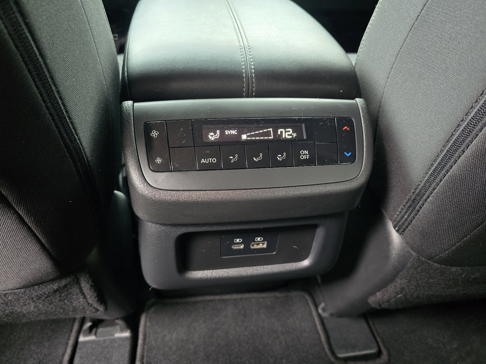 Used 2025 Nissan Pathfinder SV w/ SV Premium Package FWD image 24