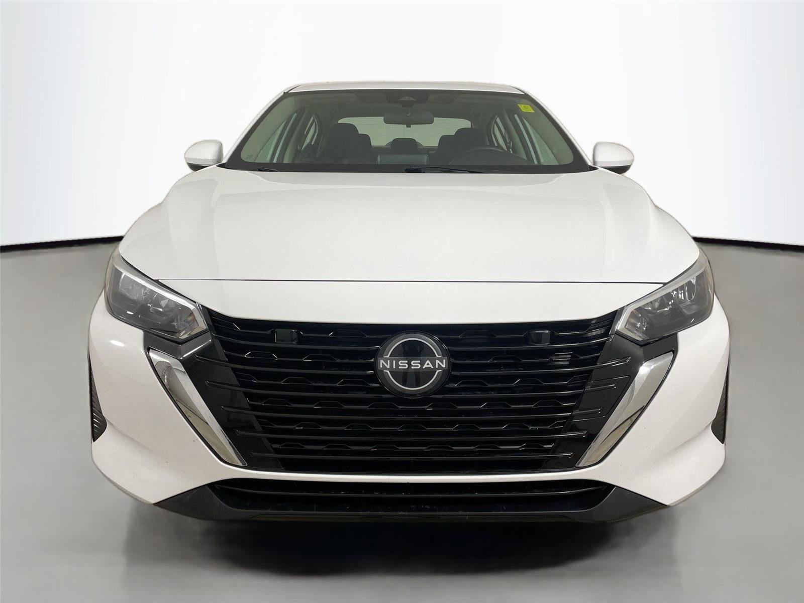 Used 2024 Nissan Sentra SV image 2