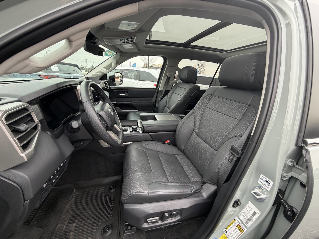 Used 2024 Toyota Sequoia Limited w/ Tow Technology Package AWD/4WD image 13