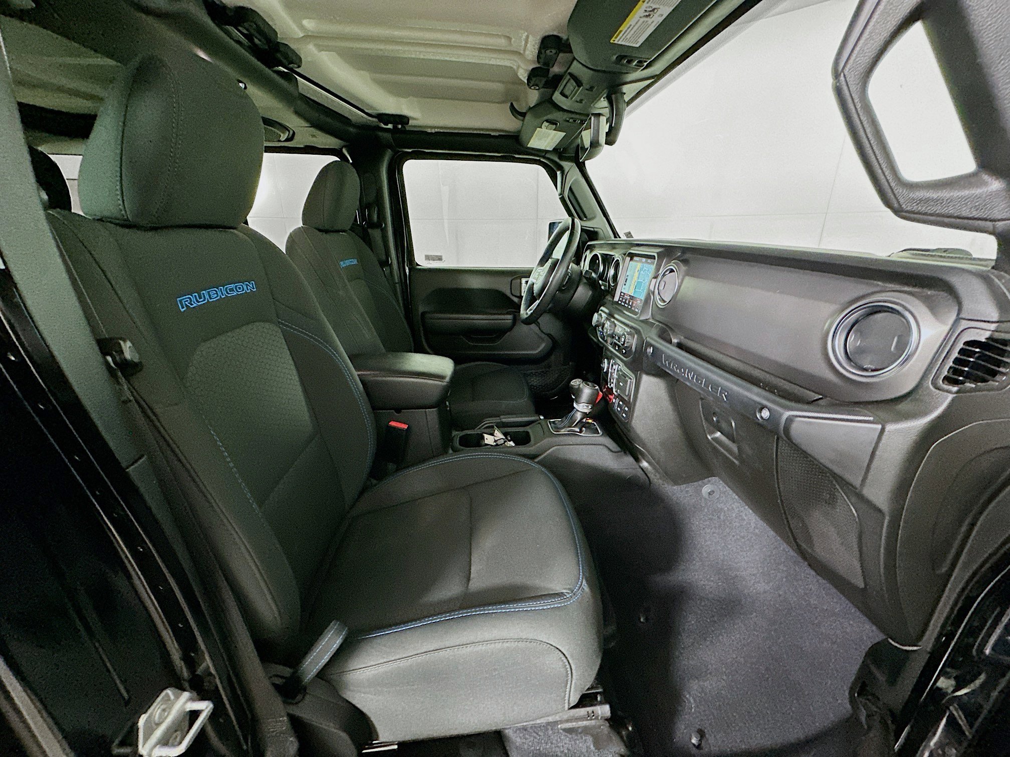 Used 2023 Jeep Wrangler Unlimited Rubicon 4xe w/ Steel Bumper Group image 29