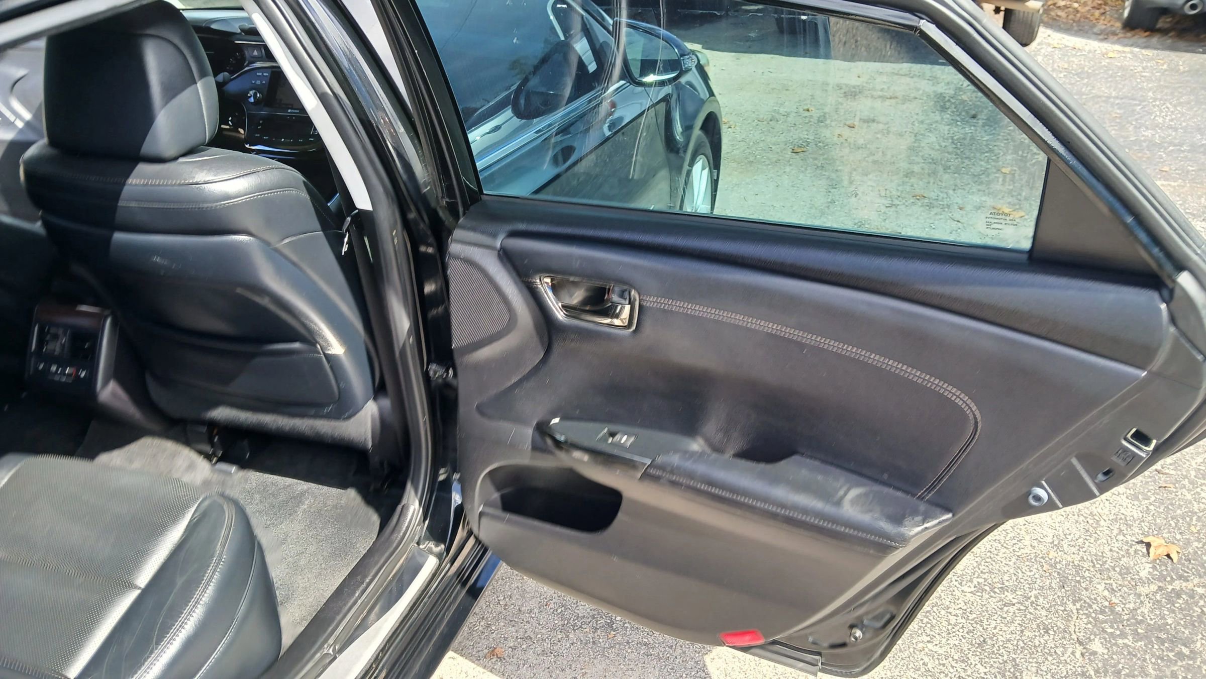 Used 2014 Toyota Avalon Limited image 13