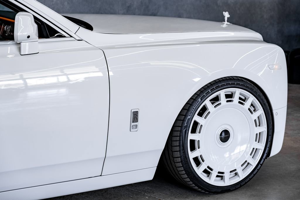 Used 2026 Rolls-Royce Phantom Sedan RWD image 14