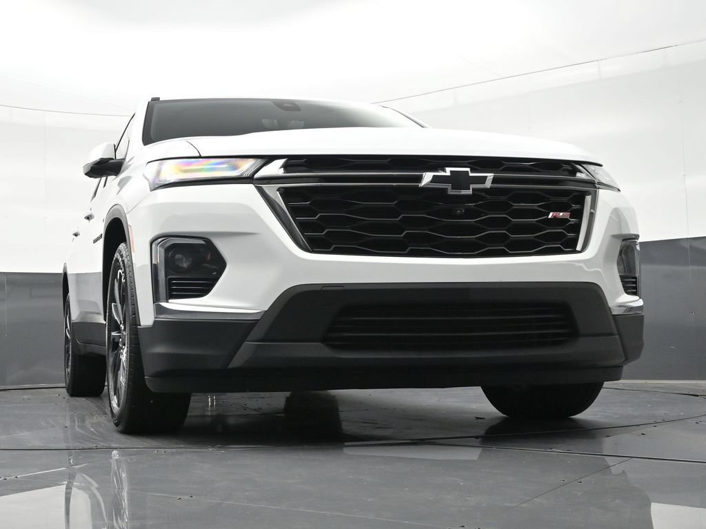 Used 2023 Chevrolet Traverse RS FWD image 35