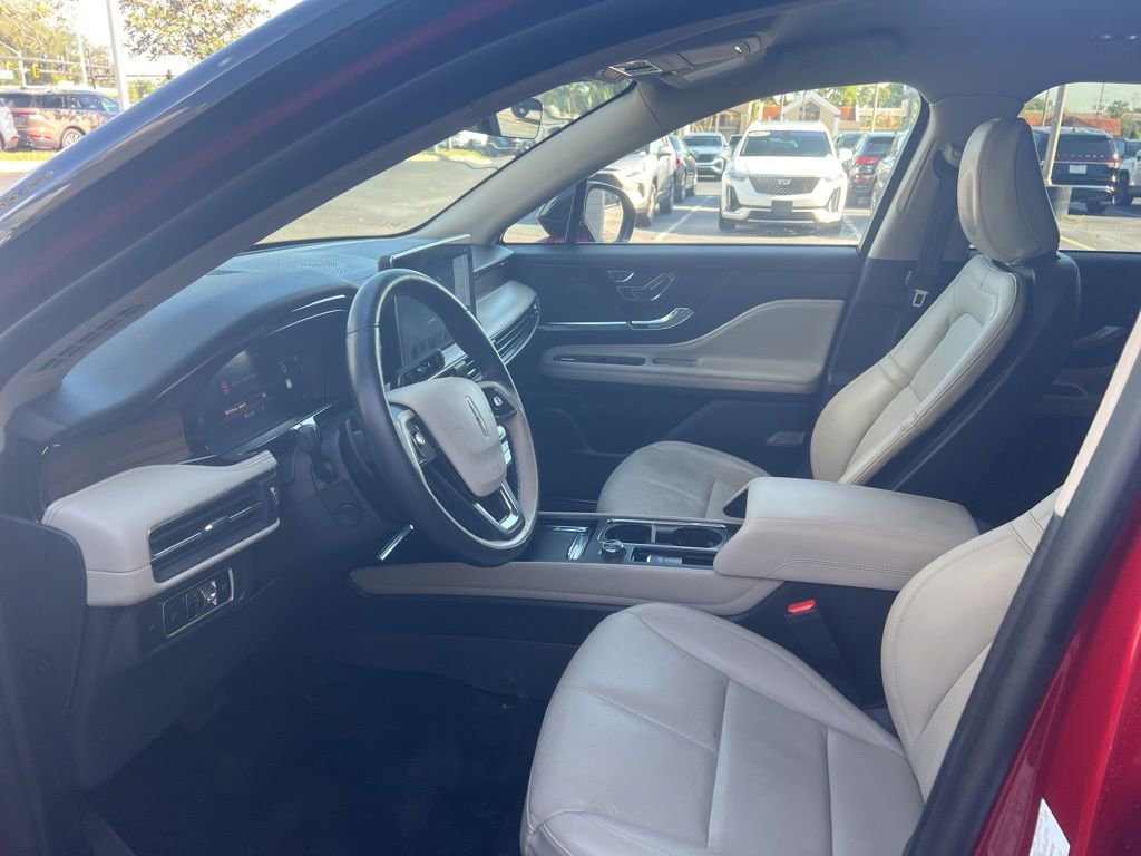 Used 2025 Lincoln Corsair Reserve image 11