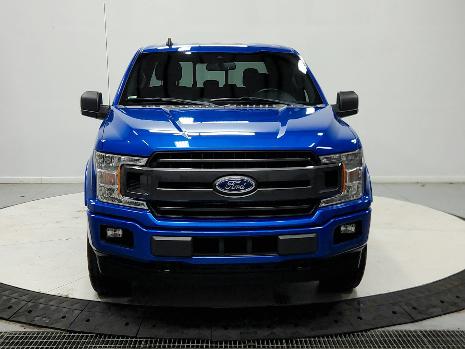 Used 2019 Ford F150 XLT w/ Equipment Group 302A Luxury AWD/4WD image 3