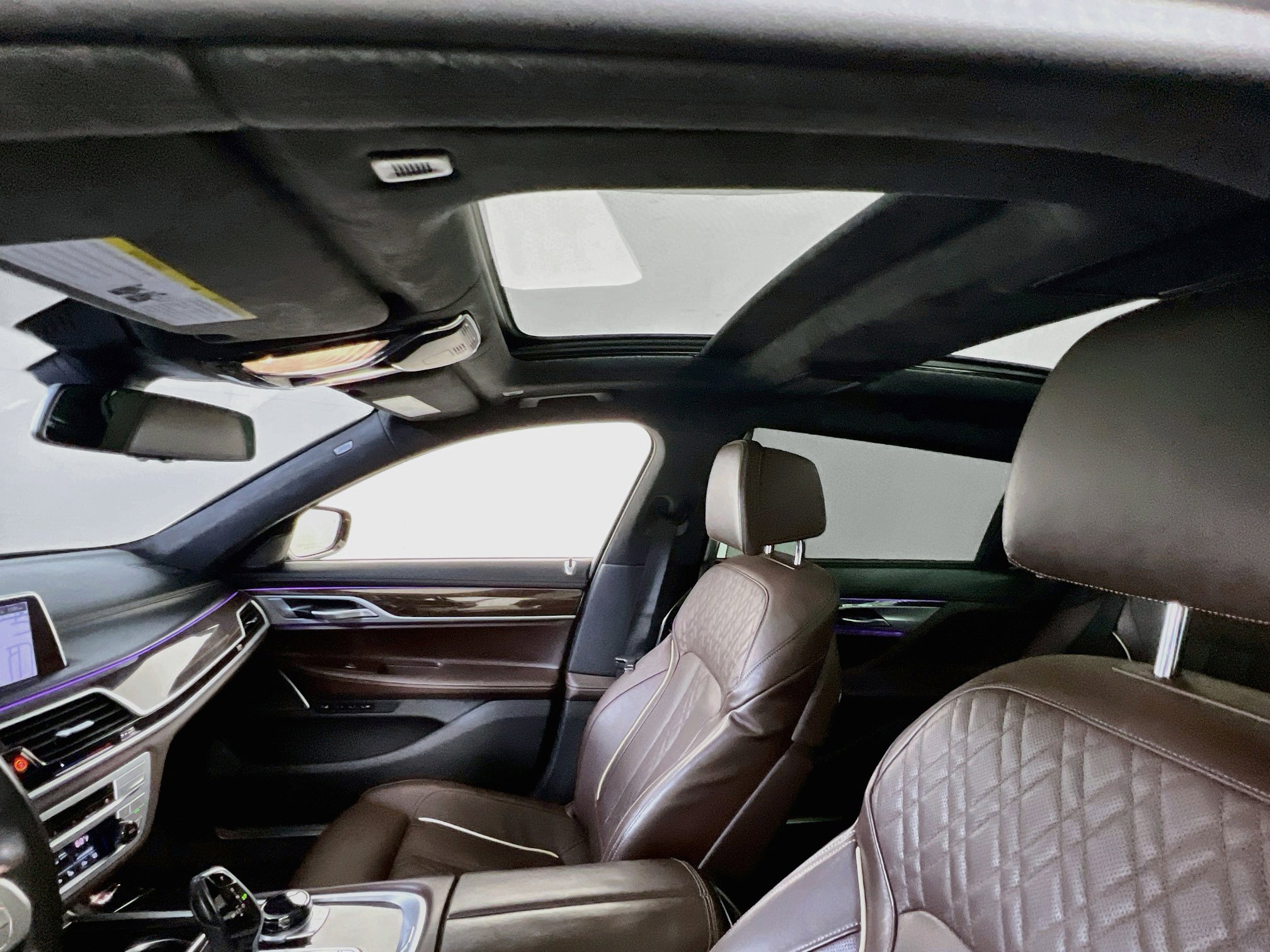 Used 2021 BMW 750i xDrive w/ Executive Package image 23