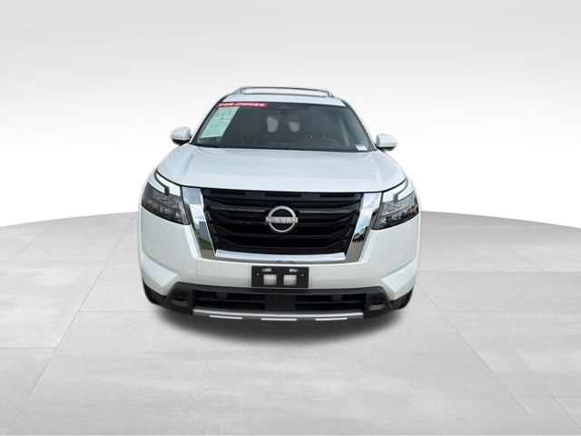 Used 2025 Nissan Pathfinder Platinum w/ Cargo Package AWD/4WD image 3