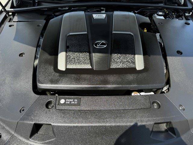 Used 2023 Lexus LS 500 w/ Accessory Package (Z2) RWD image 62