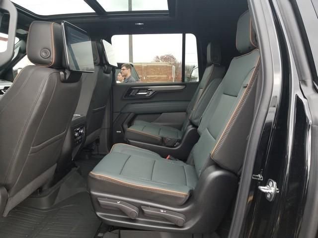 New 2026 GMC Yukon XL AT4 w/ AT4 Premium Plus Package AWD/4WD image 9