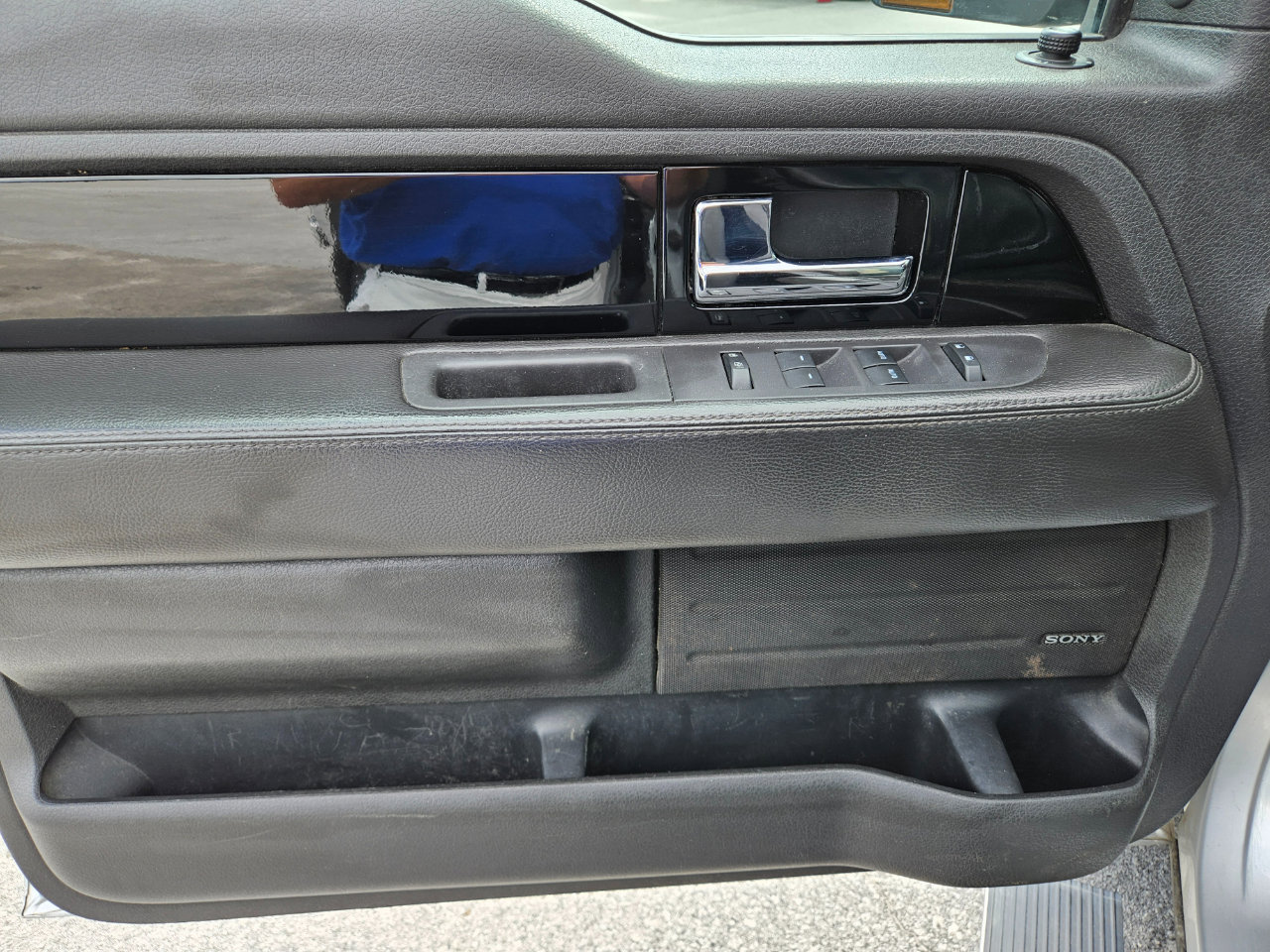 Used 2014 Ford F150 Limited image 11