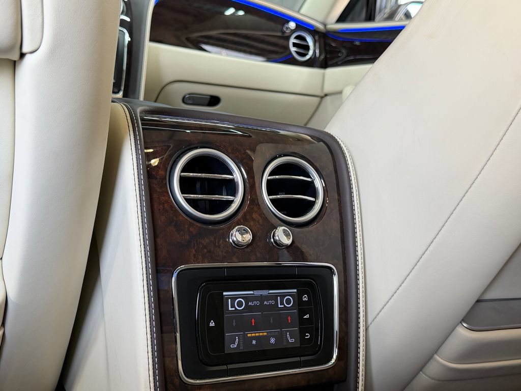 Used 2015 Bentley Flying Spur V8 AWD/4WD image 19