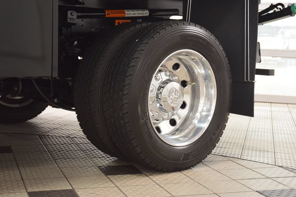 Used 2026 RAM 5500 Tradesman w/ Chrome Appearance Group AWD/4WD image 17