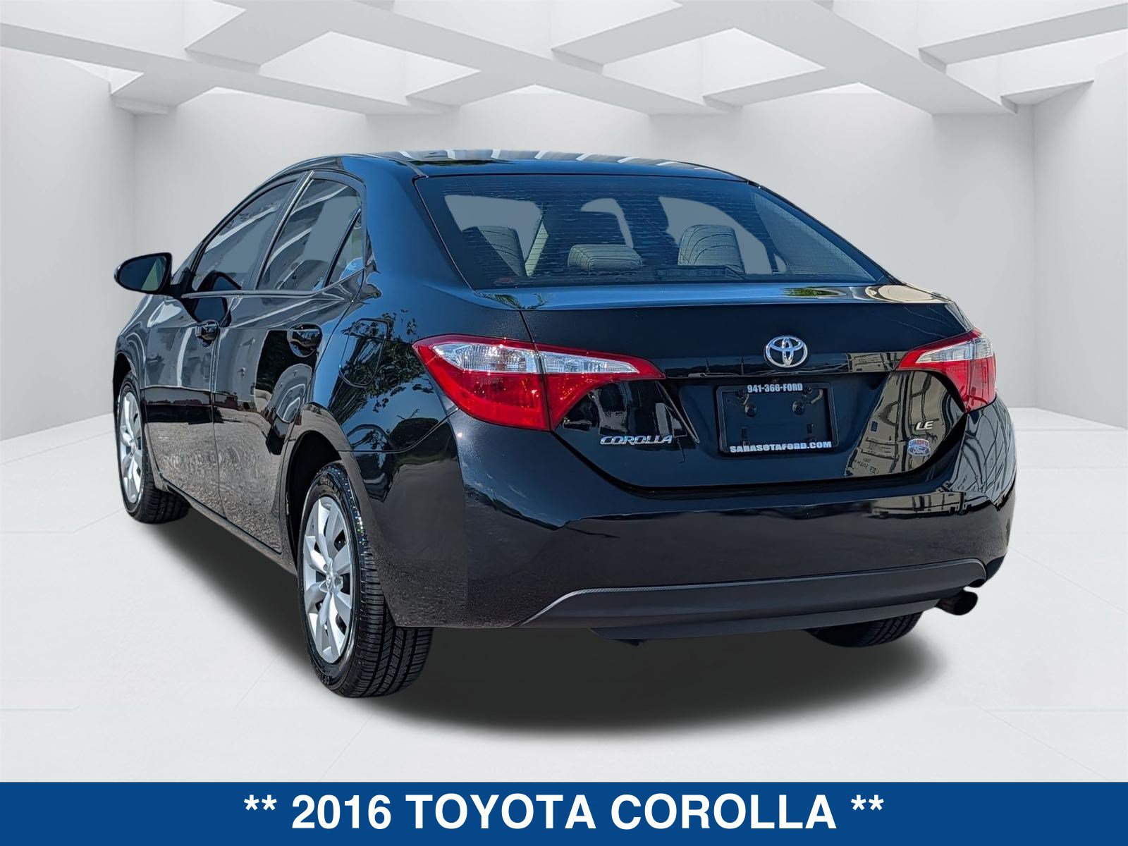 Used 2016 Toyota Corolla LE FWD image 7