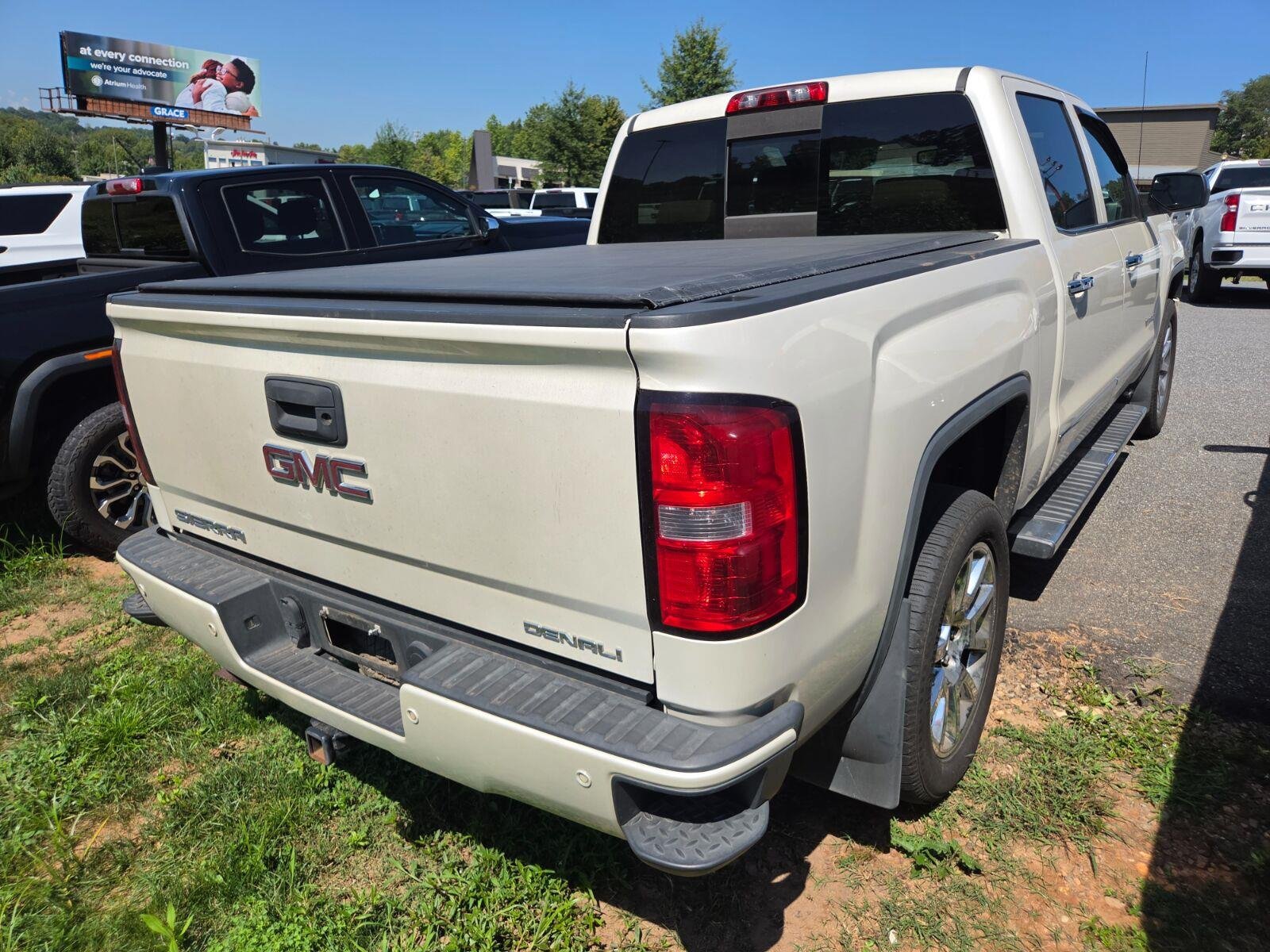 Used 2015 GMC Sierra 1500 Denali w/ Driver Alert Package AWD/4WD image 7