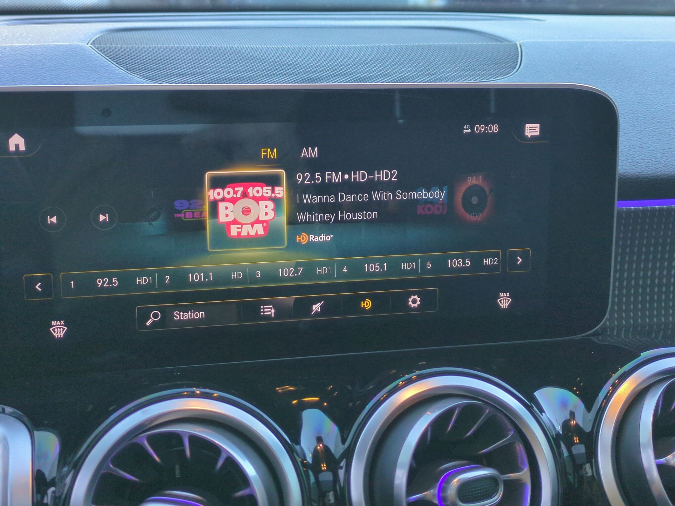 Used 2021 Mercedes-Benz GLB 250 4MATIC image 20