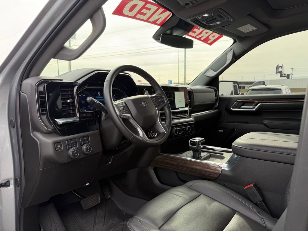 Used 2024 Chevrolet Silverado 1500 RST w/ Rally Edition AWD/4WD image 10