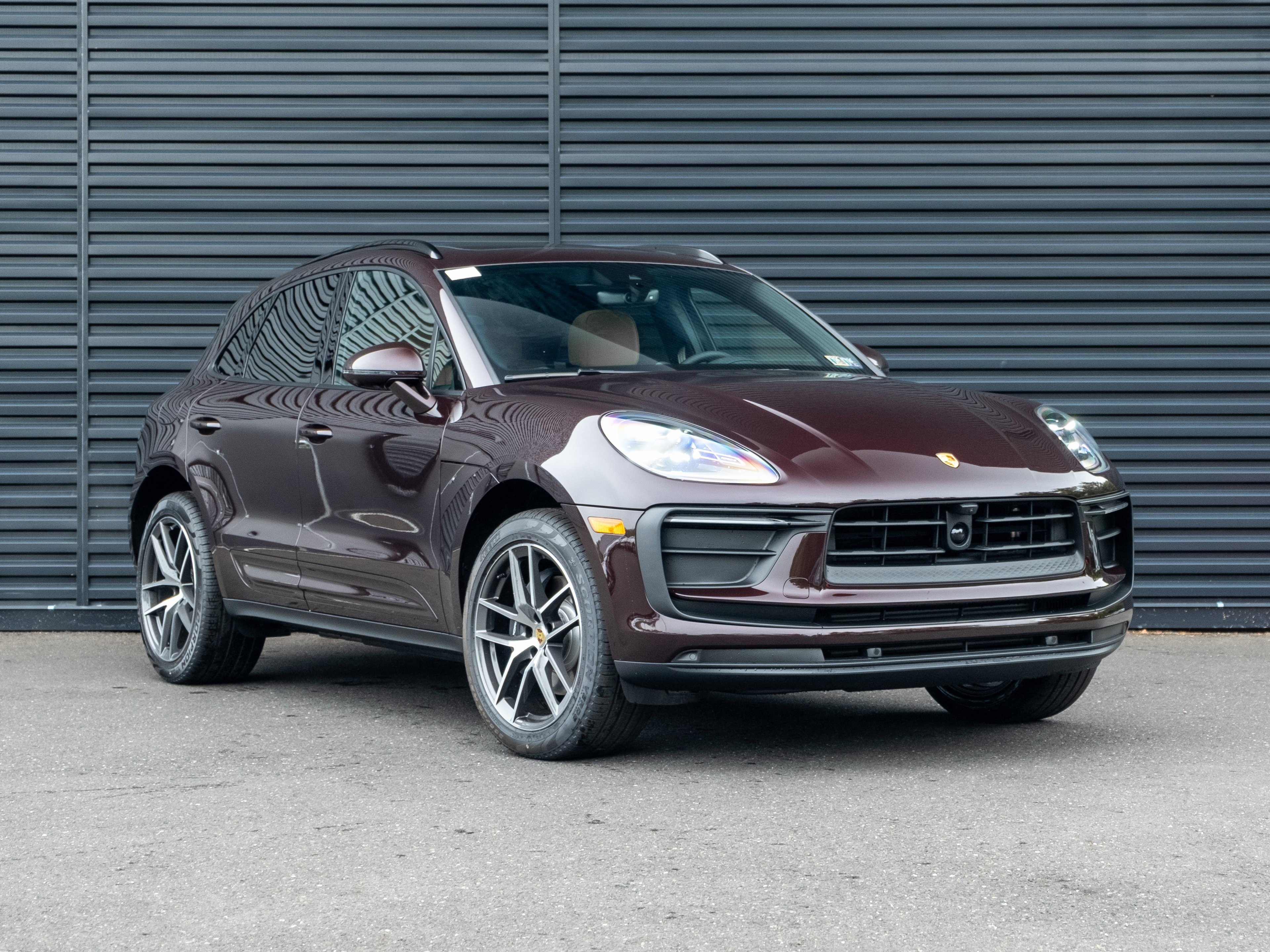 Certified 2025 Porsche Macan image 10