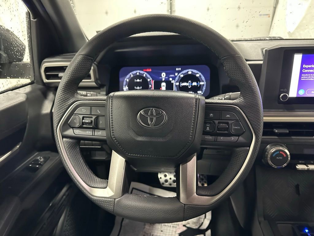 Used 2025 Toyota Tacoma TRD Sport AWD/4WD image 18