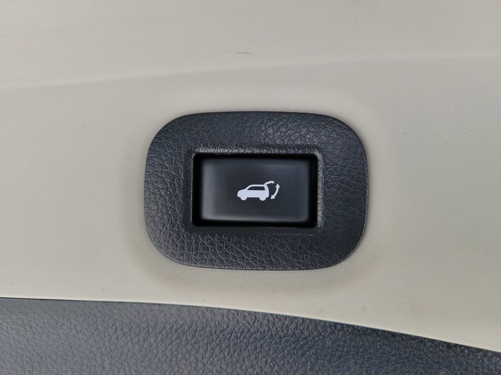 Used 2019 Nissan Rogue SV FWD image 11