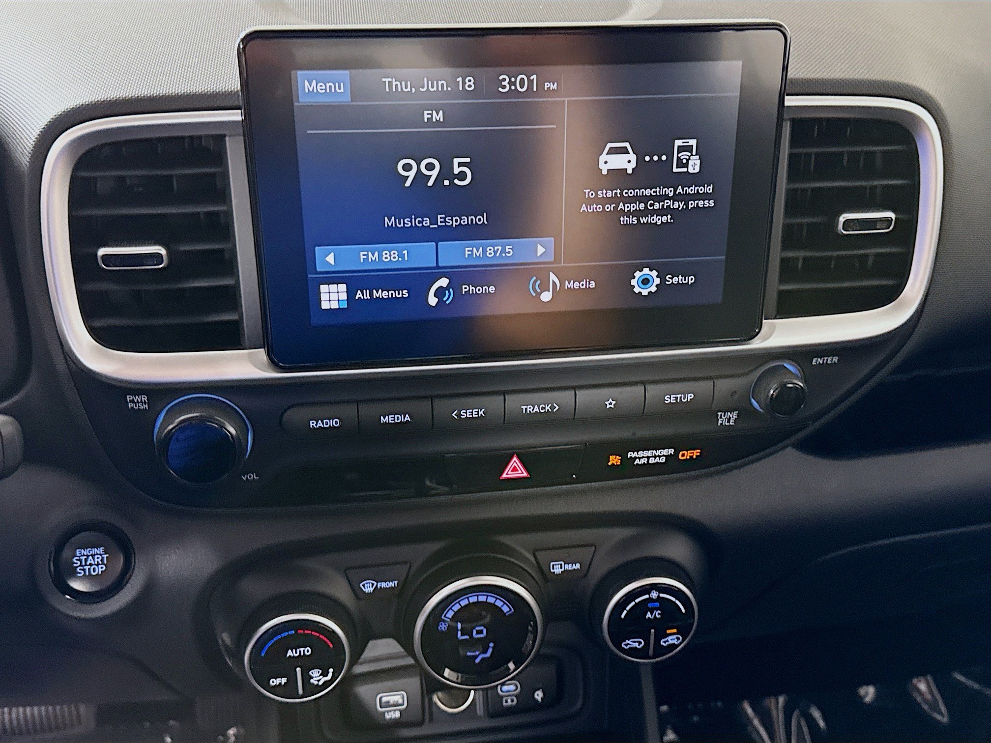Used 2026 Hyundai Venue SEL FWD image 18