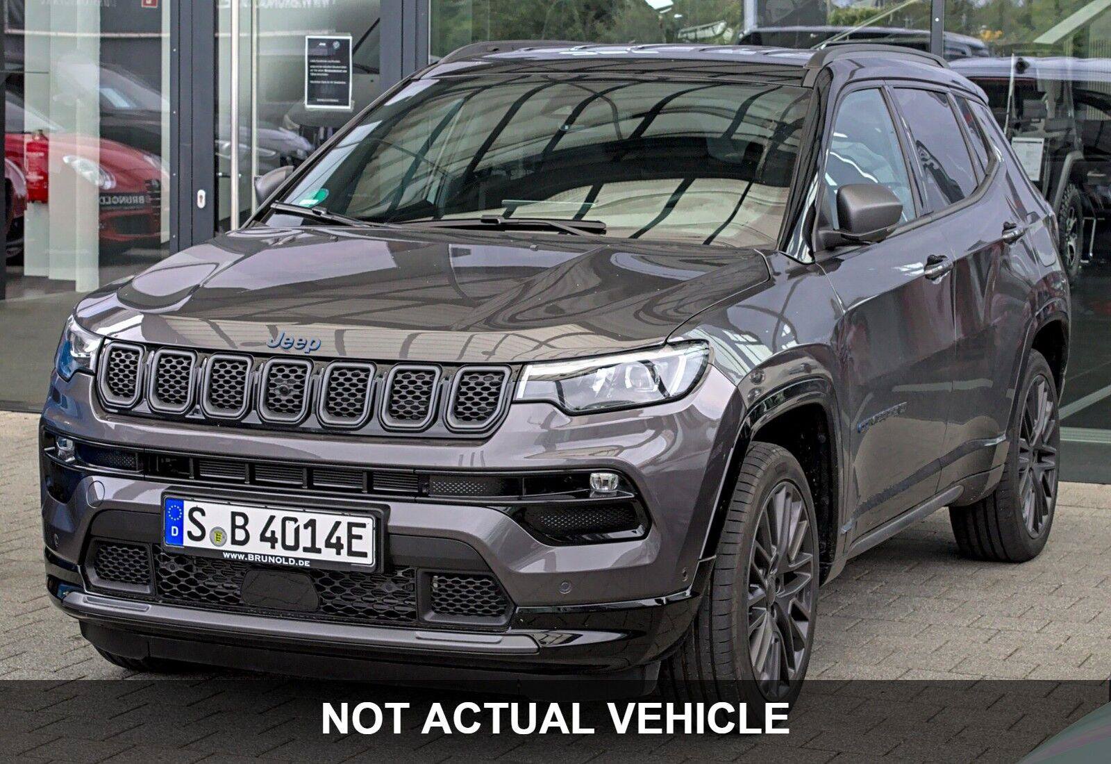 Used 2024 Jeep Compass Latitude AWD/4WD image 9