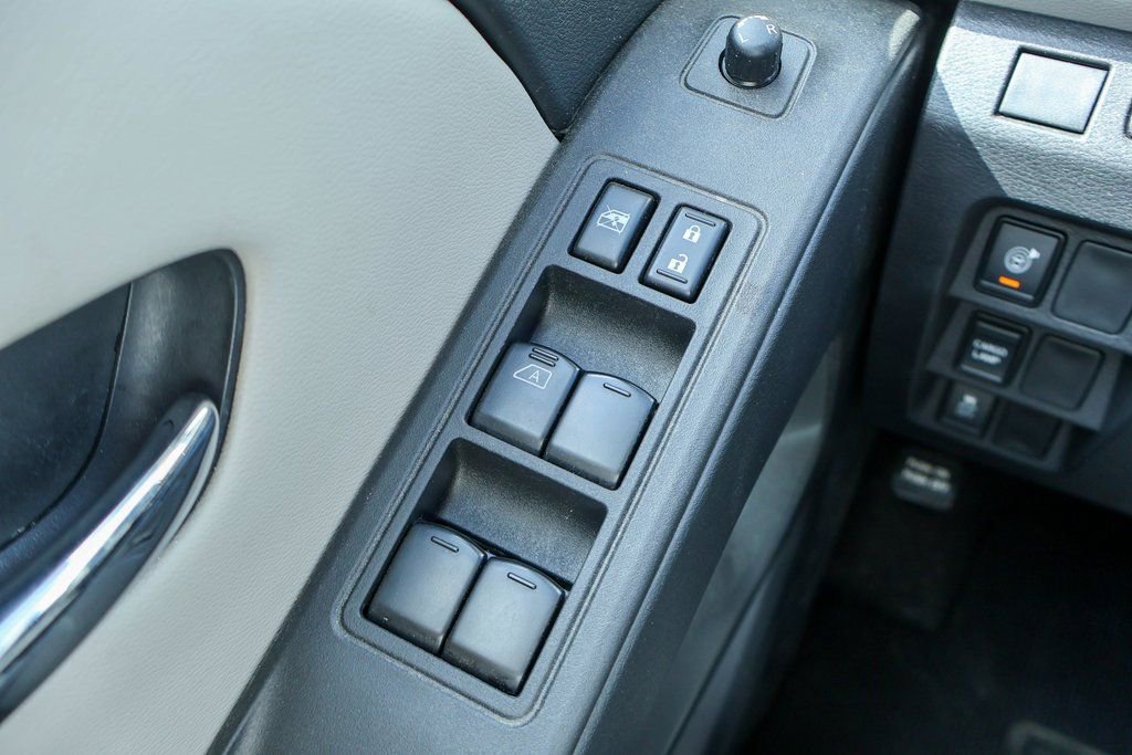 Certified 2025 Nissan Frontier SV image 16