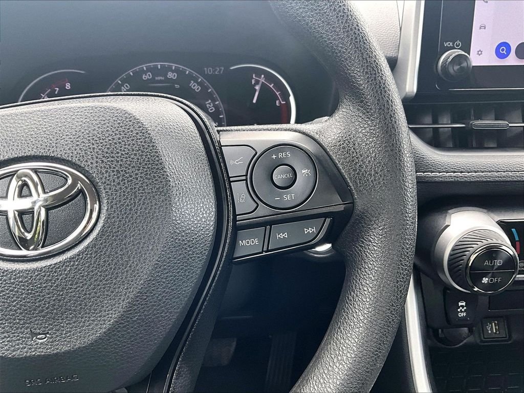 Used 2025 Toyota RAV4 XLE AWD/4WD image 24