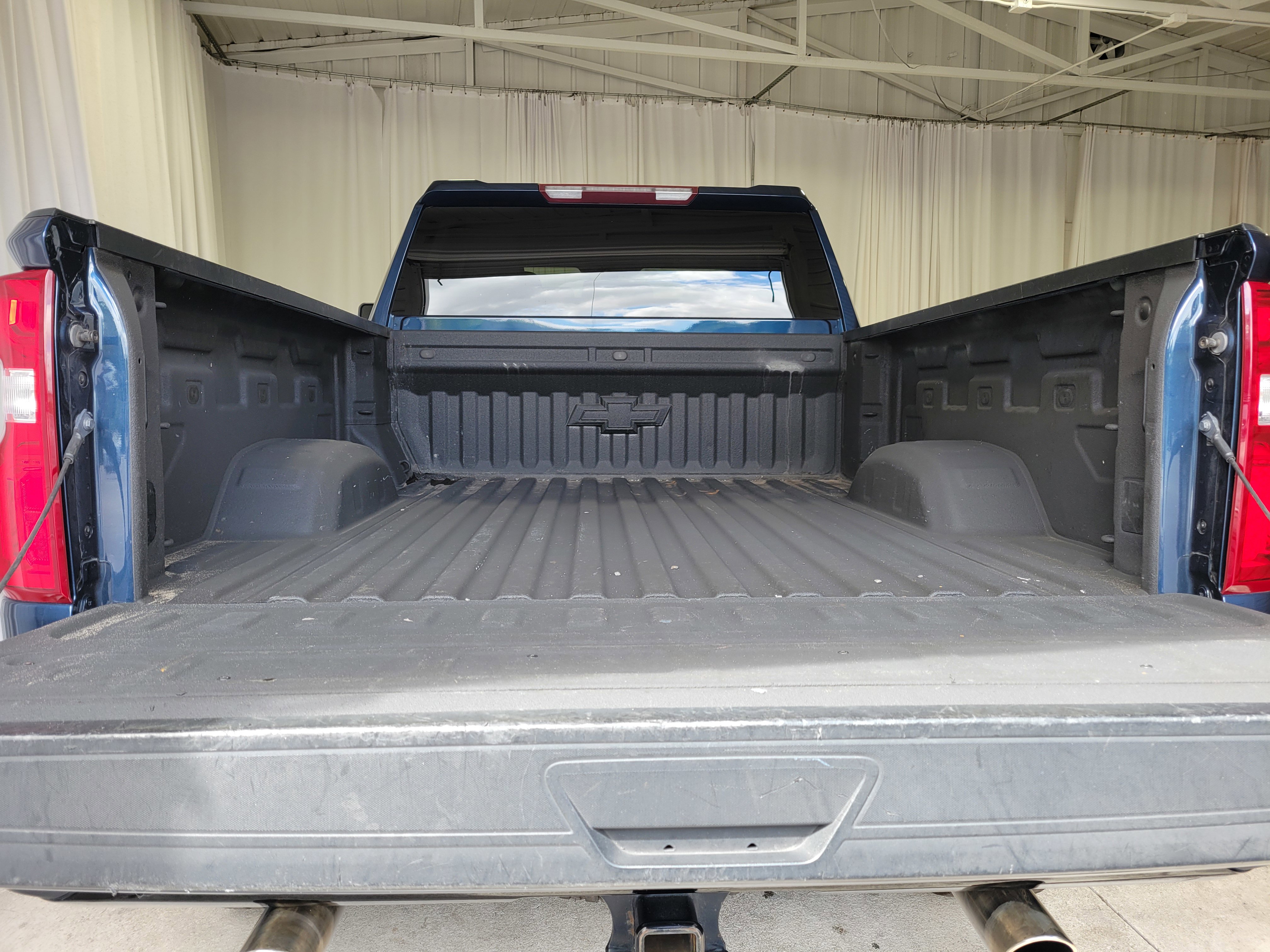 Used 2021 Chevrolet Silverado 2500 Custom w/ Custom Value Package image 10