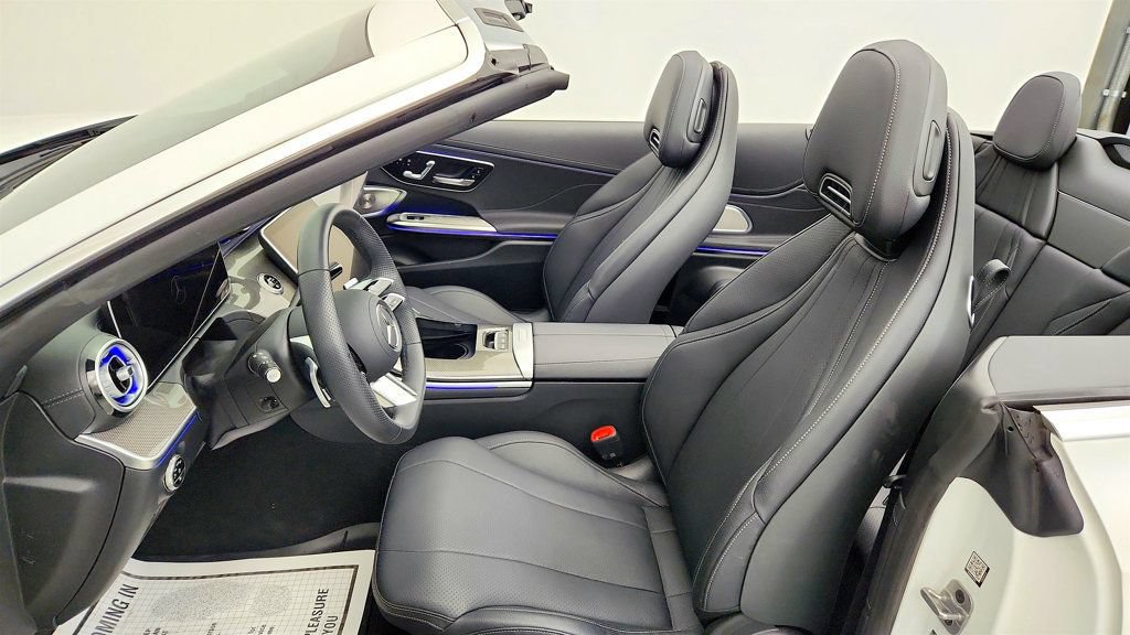 Used 2025 Mercedes-Benz CLE 450 4MATIC Cabriolet image 17