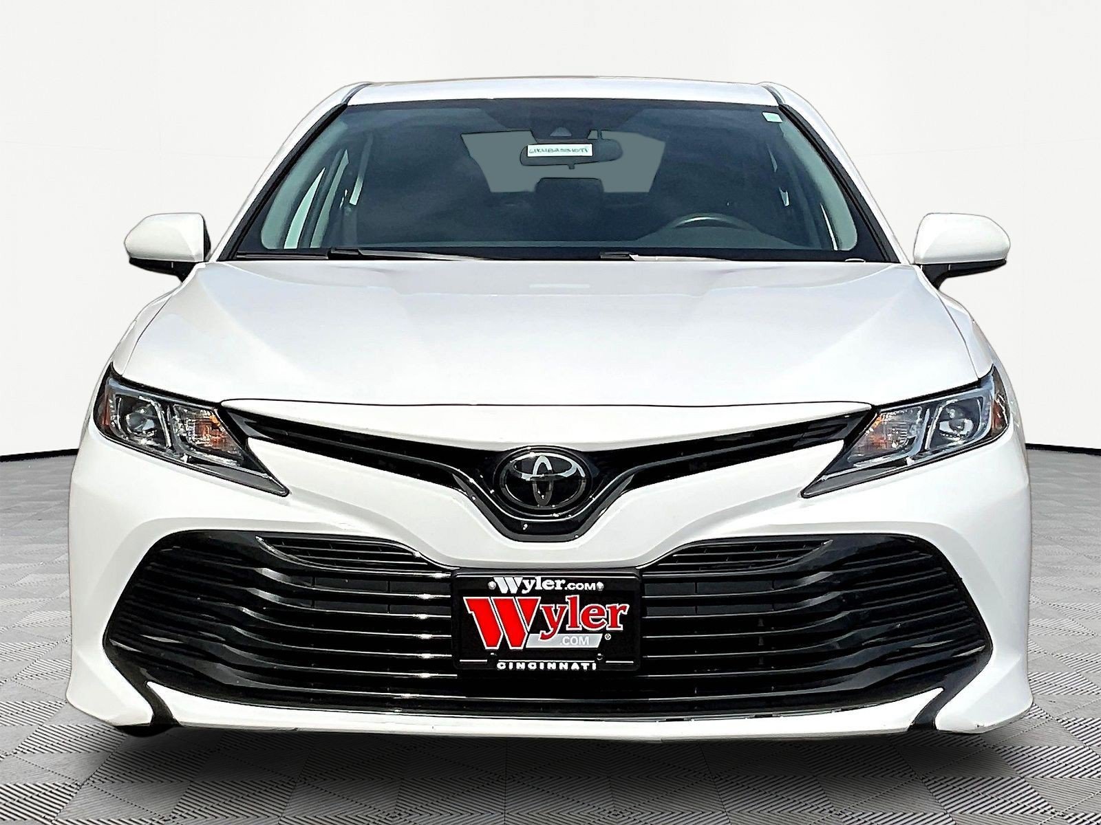 Used 2019 Toyota Camry LE FWD image 2