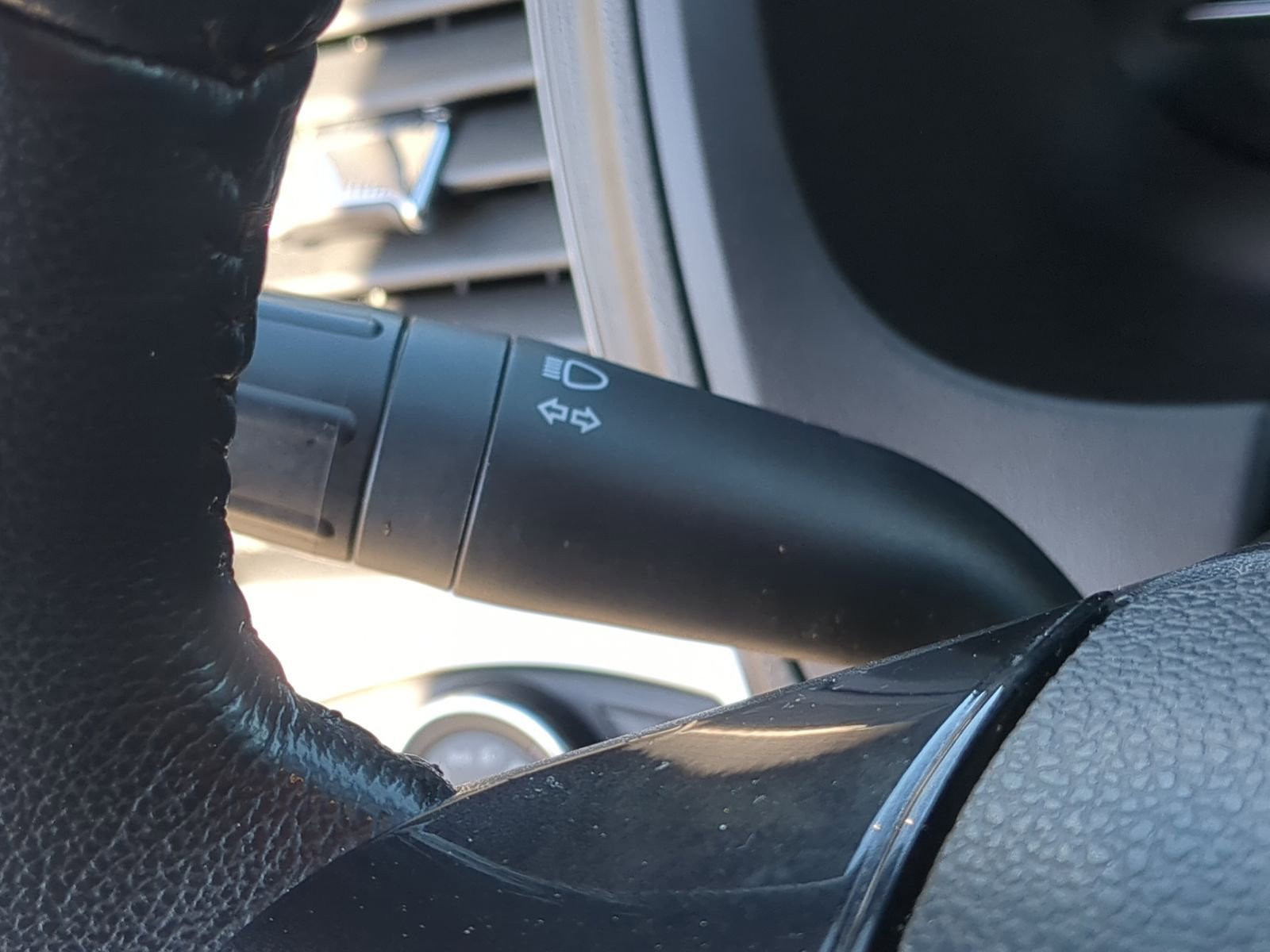 Used 2019 Ford Explorer XLT w/ Equipment Group 202A image 33