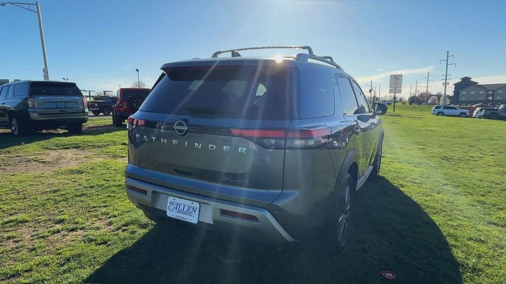 Used 2025 Nissan Pathfinder SL w/ SL Premium Package image 7