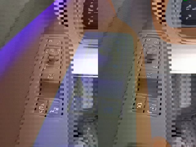 New 2025 Volkswagen ID. Buzz 1st Edition image 16