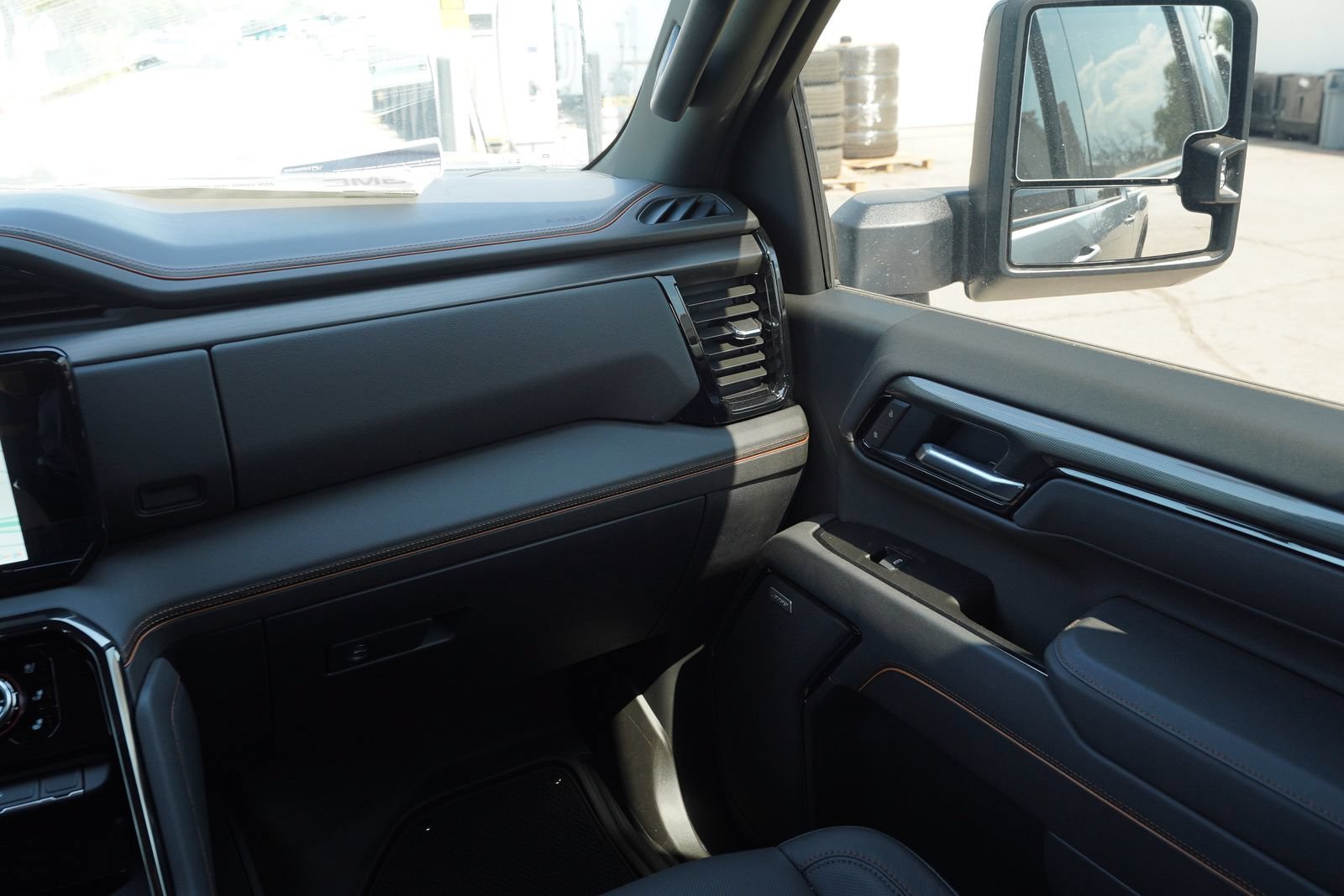 New 2026 GMC Sierra 2500 AT4 w/ AT4 Premium Plus Package AWD/4WD image 8