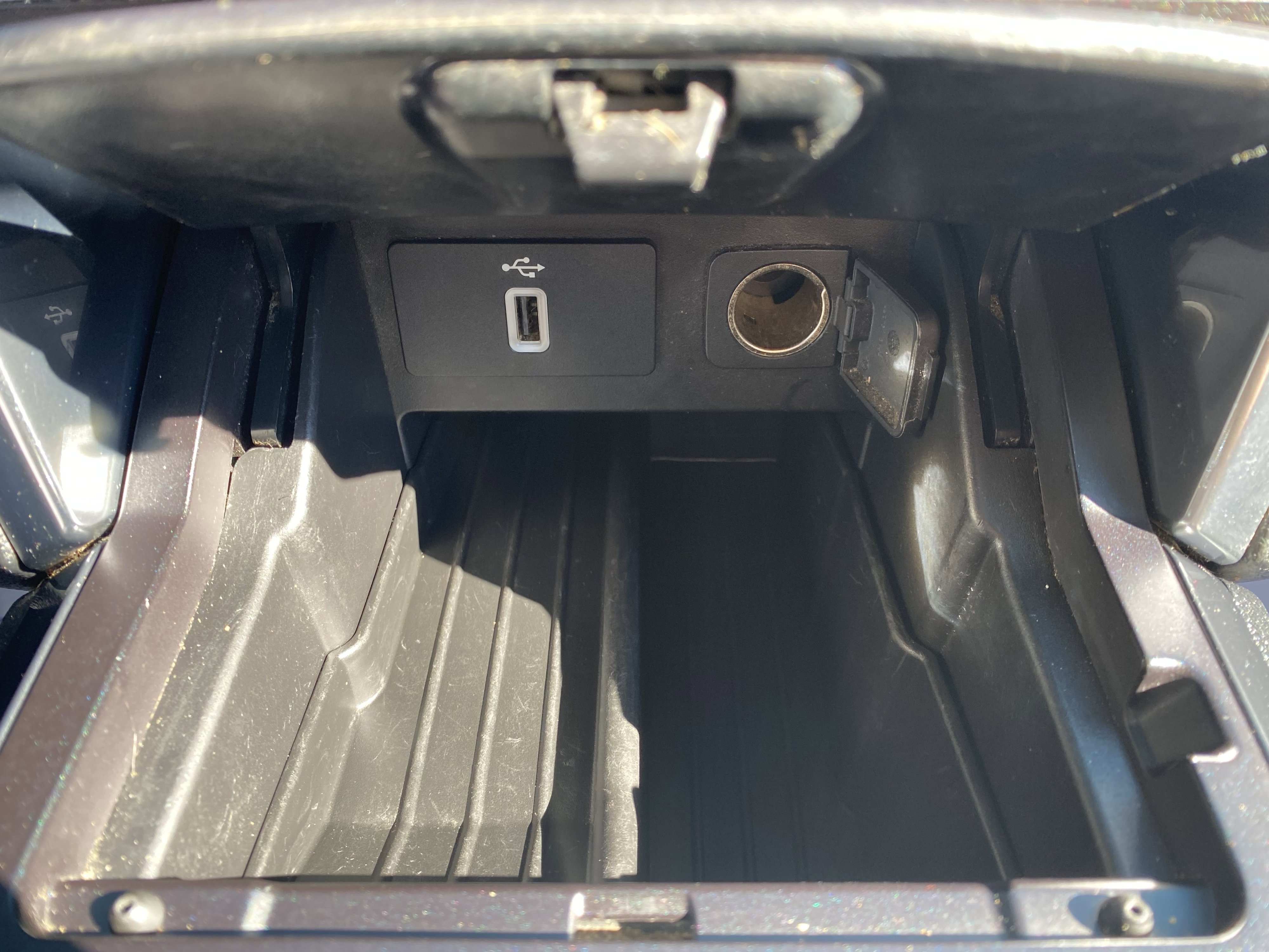 Used 2018 Ford Explorer Limited image 16