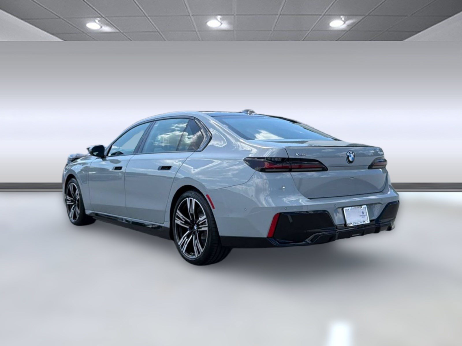 New 2026 BMW 750e xDrive AWD/4WD image 3