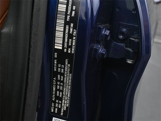 Used 2019 Alfa Romeo Giulia Base image 17