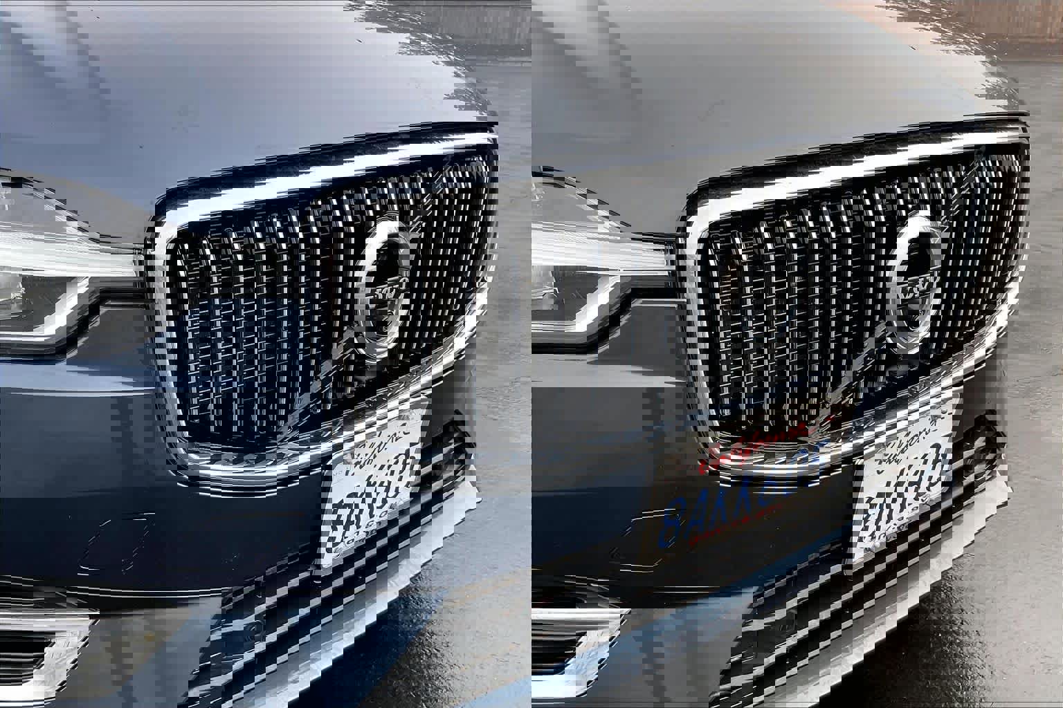 Used 2018 Volvo XC60 T8 Inscription w/ Advanced Package image 33